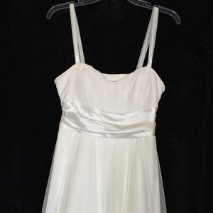 Beautiful dress just add color etc❤️❤️